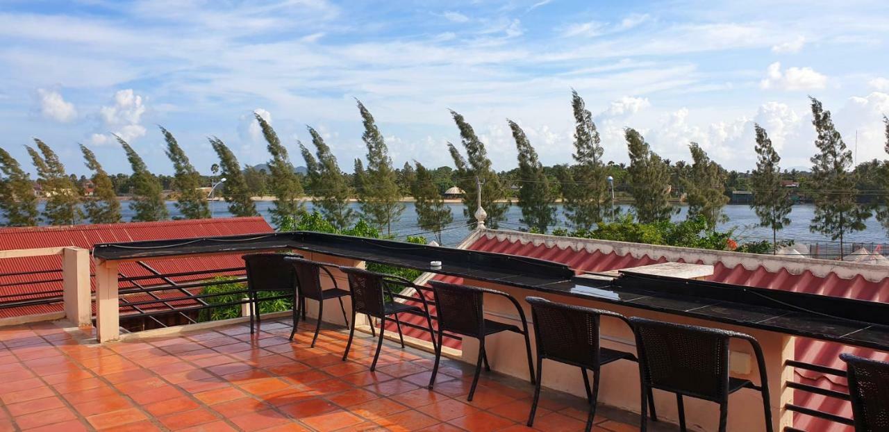 Kool Kampot Hotel Exterior photo