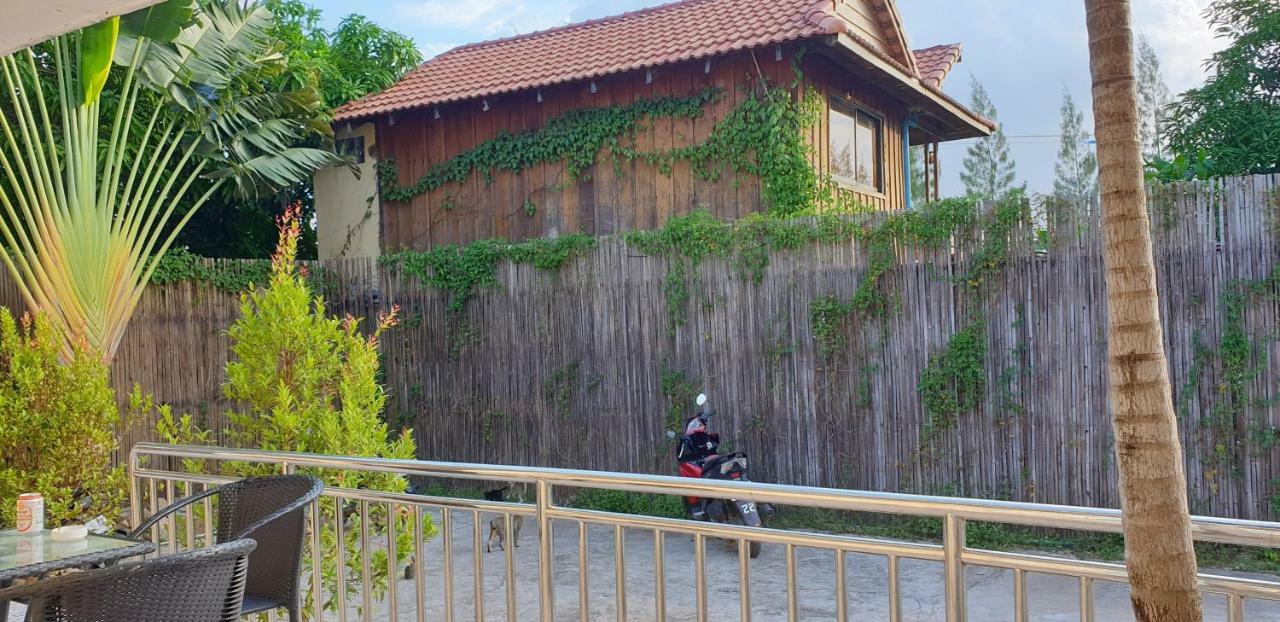 Kool Kampot Hotel Exterior photo