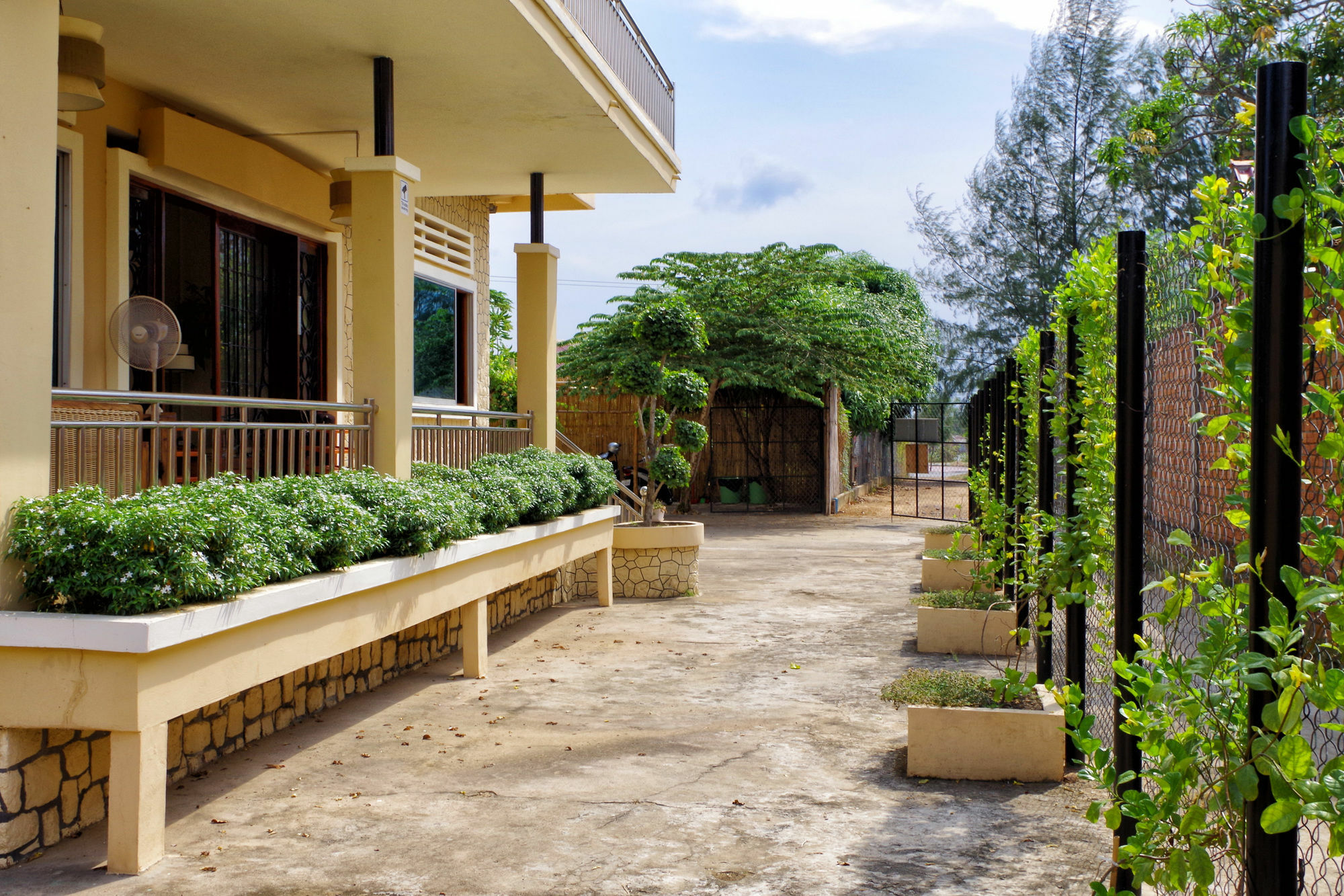 Kool Kampot Hotel Exterior photo